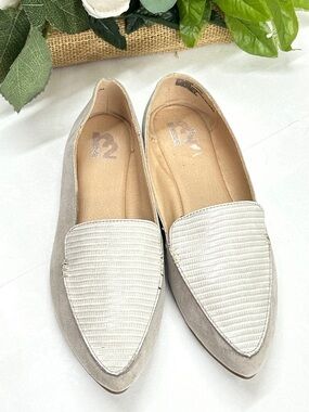 Women's Neutral Two-Tone Pointed Loafers - Beige/Grey